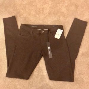The KUT from the Kloth “Jennifer Skinny” NWT jeans